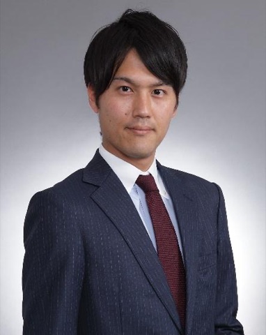 Ông Ryosuke Ogata